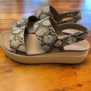Crocs Brooklyn Low Wedge Sandal Size 9